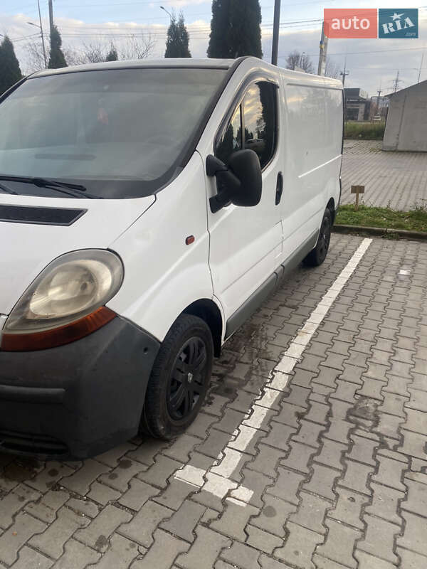 Грузовой фургон Renault Trafic 2002 в Тернополе фото 3 Грузовой фургон Renault Trafic 2002 в Тернополе