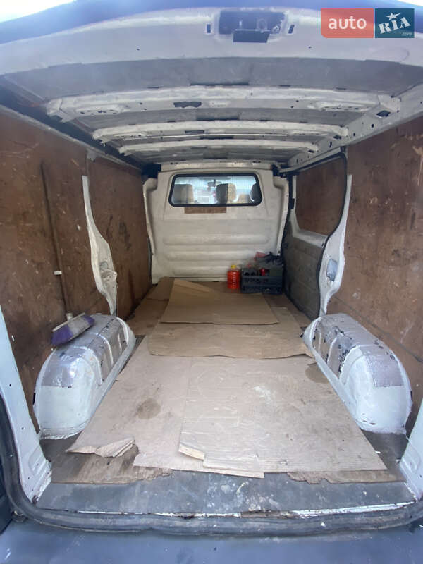 Грузовой фургон Renault Trafic 2002 в Тернополе фото 9 Грузовой фургон Renault Trafic 2002 в Тернополе