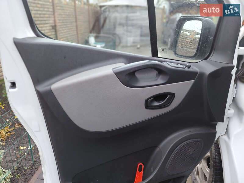 Минивэн Renault Trafic 2015 в Бродах фото 14 Минивэн Renault Trafic 2015 в Бродах