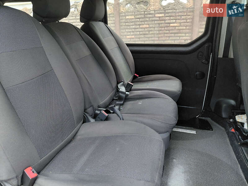 Минивэн Renault Trafic 2015 в Бродах фото 29 Минивэн Renault Trafic 2015 в Бродах