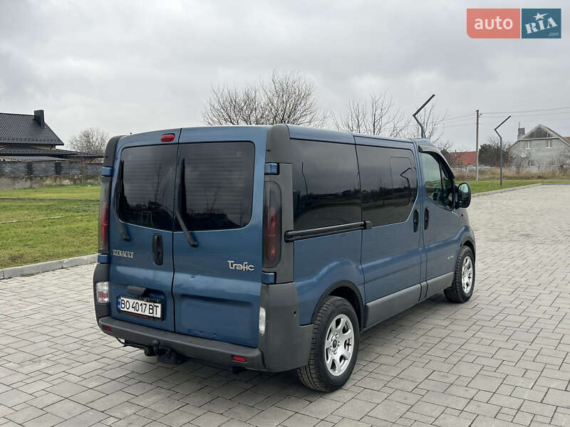 Мінівен Renault Trafic 2005 в Здолбуніві