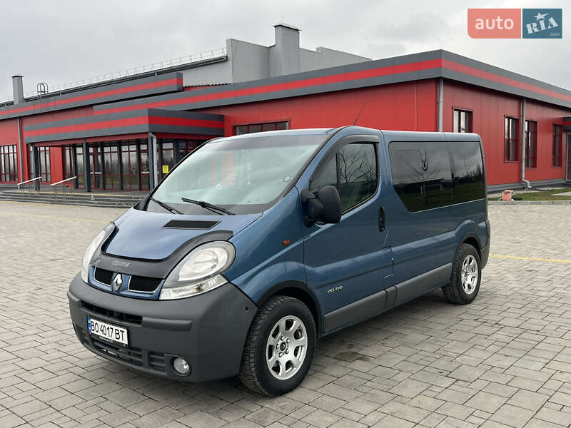 Мінівен Renault Trafic 2005 в Здолбуніві