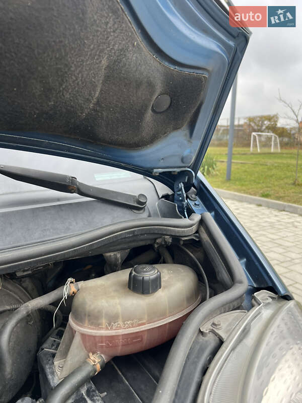 Мінівен Renault Trafic 2005 в Здолбуніві