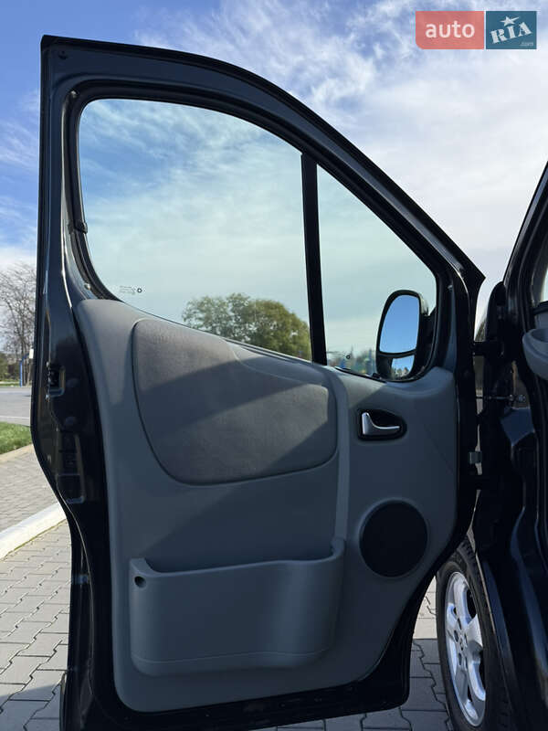 Минивэн Renault Trafic 2011 в Измаиле фото 20 Минивэн Renault Trafic 2011 в Измаиле