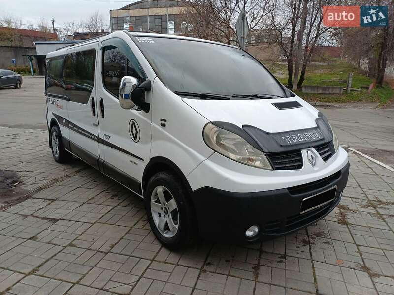 Минивэн Renault Trafic 2008 в Каменском