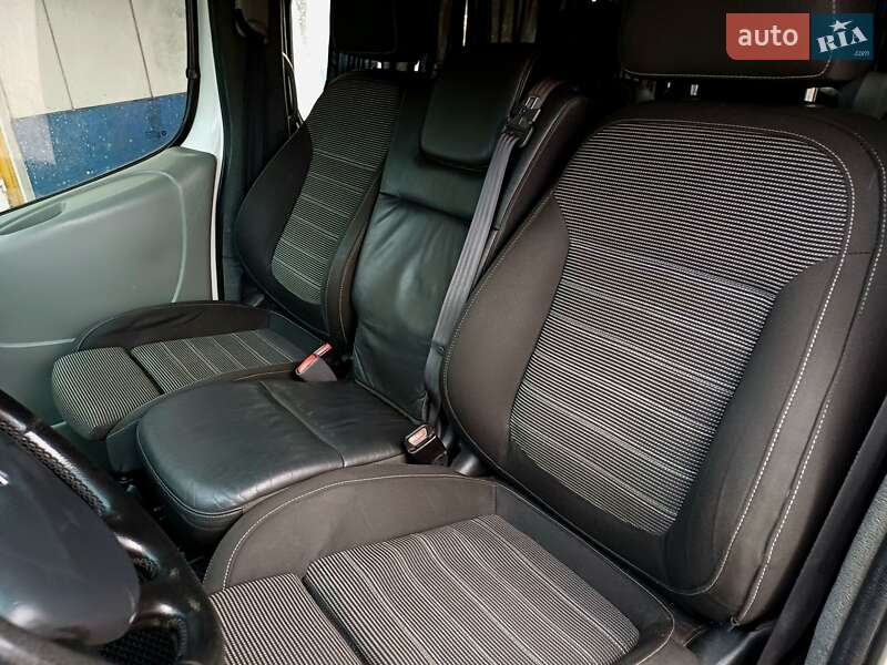 Минивэн Renault Trafic 2008 в Каменском