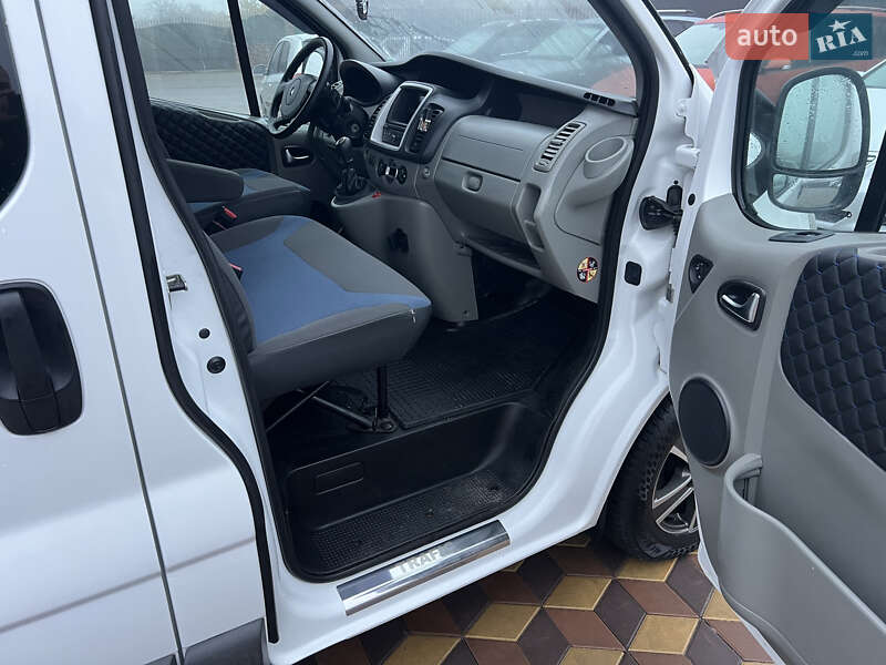 Минивэн Renault Trafic 2014 в Знаменке фото 12 Минивэн Renault Trafic 2014 в Знаменке
