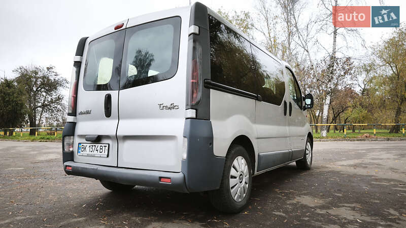 Минивэн Renault Trafic 2006 в Ровно