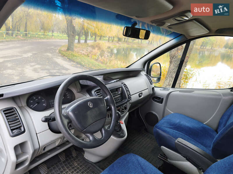 Минивэн Renault Trafic 2006 в Ровно