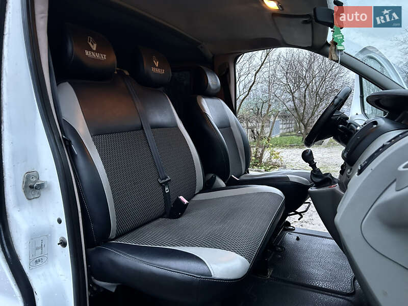 Минивэн Renault Trafic 2005 в Хмельнике фото 16 Минивэн Renault Trafic 2005 в Хмельнике