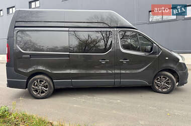 Вантажний фургон Renault Trafic 2015 в Києві