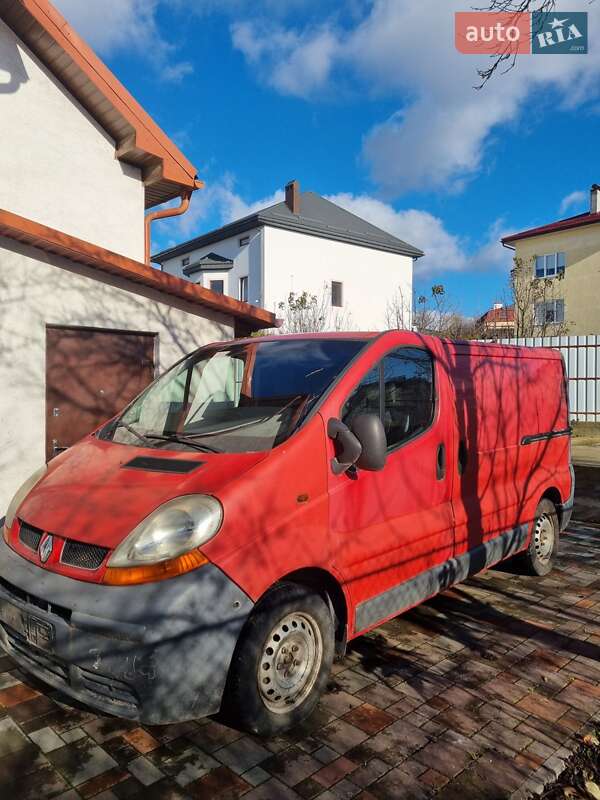 Вантажний фургон Renault Trafic 2004 в Львові