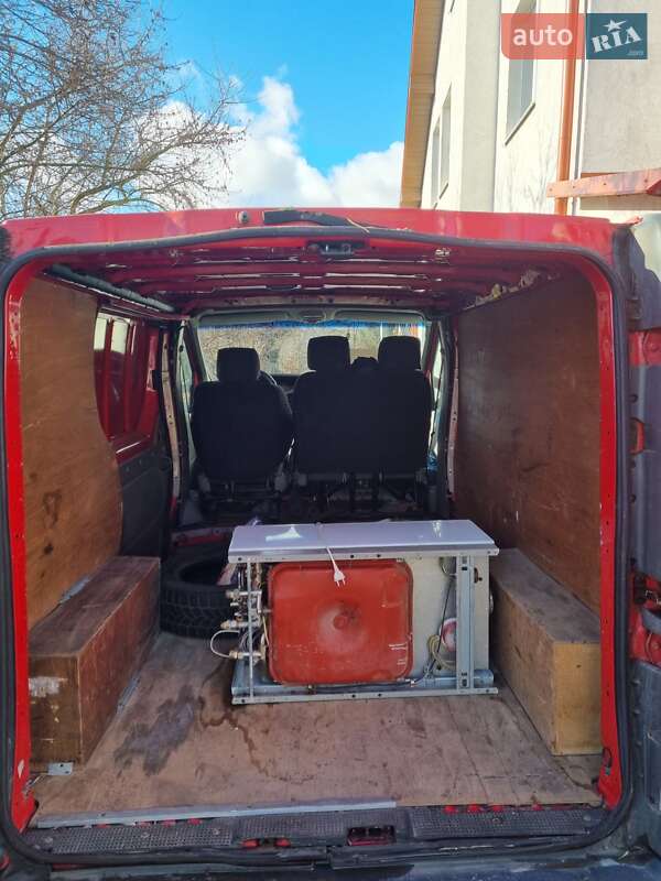 Вантажний фургон Renault Trafic 2004 в Львові