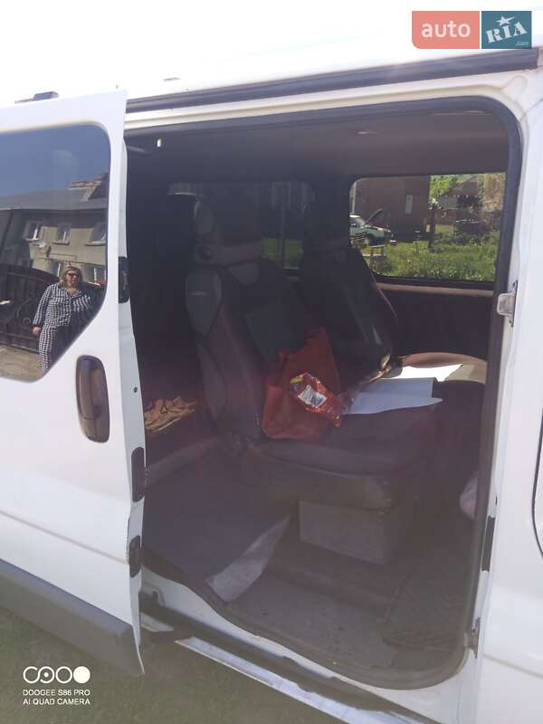 Грузопассажирский фургон Renault Trafic 2004 в Львове фото 4 Грузопассажирский фургон Renault Trafic 2004 в Львове