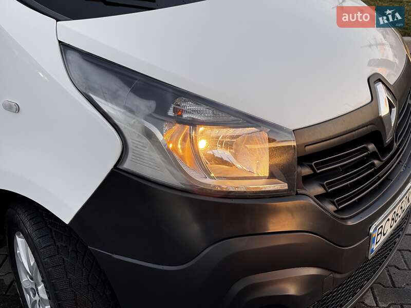 Минивэн Renault Trafic 2016 в Хмельницком