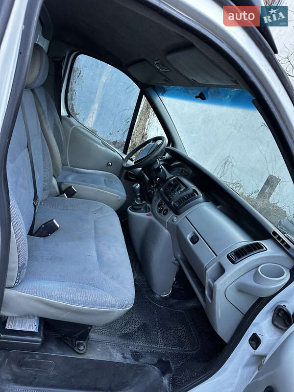 Минивэн Renault Trafic 2004 в Киеве фото 4 Минивэн Renault Trafic 2004 в Киеве
