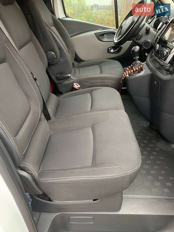 Другие грузовики Renault Trafic 2017 в Гостомеле