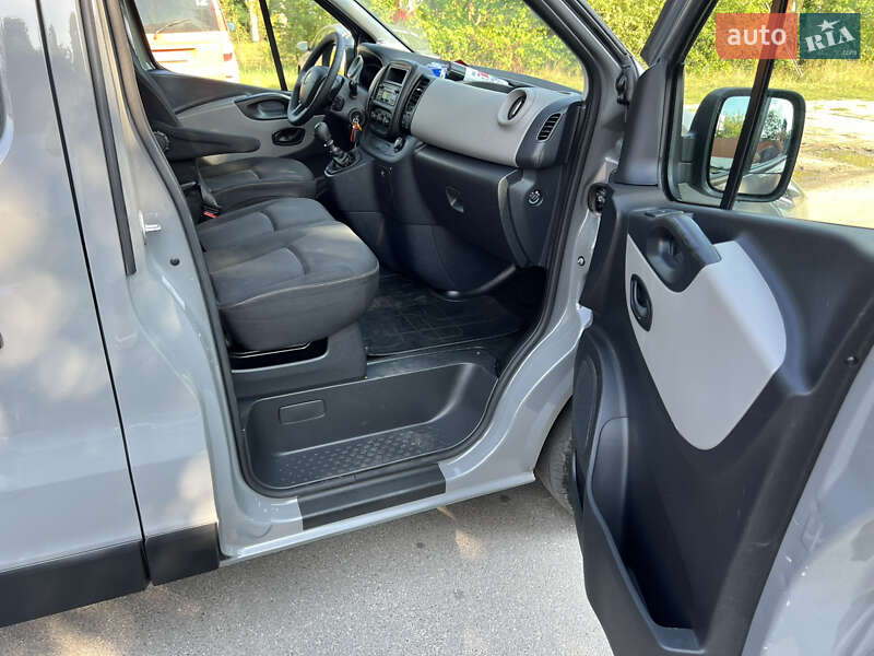 Минивэн Renault Trafic 2016 в Киеве фото 15 Минивэн Renault Trafic 2016 в Киеве