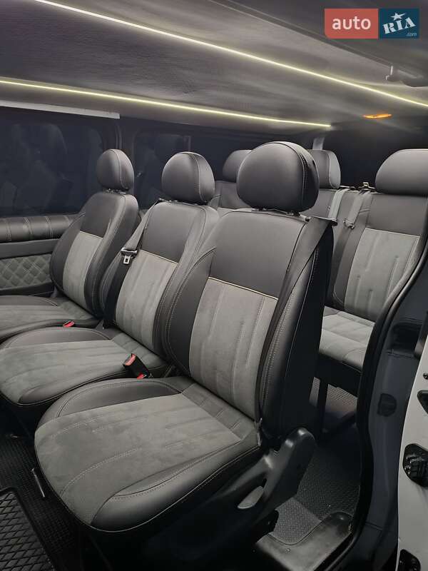 Минивэн Renault Trafic 2016 в Городке