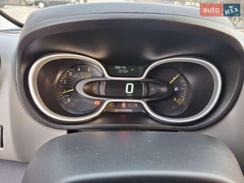 Минивэн Renault Trafic 2015 в Харькове