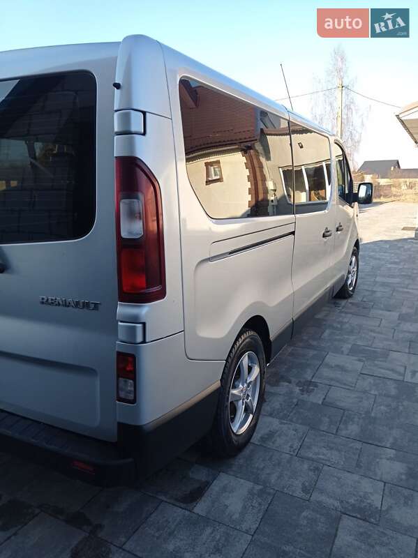 Минивэн Renault Trafic 2015 в Камне-Каширском