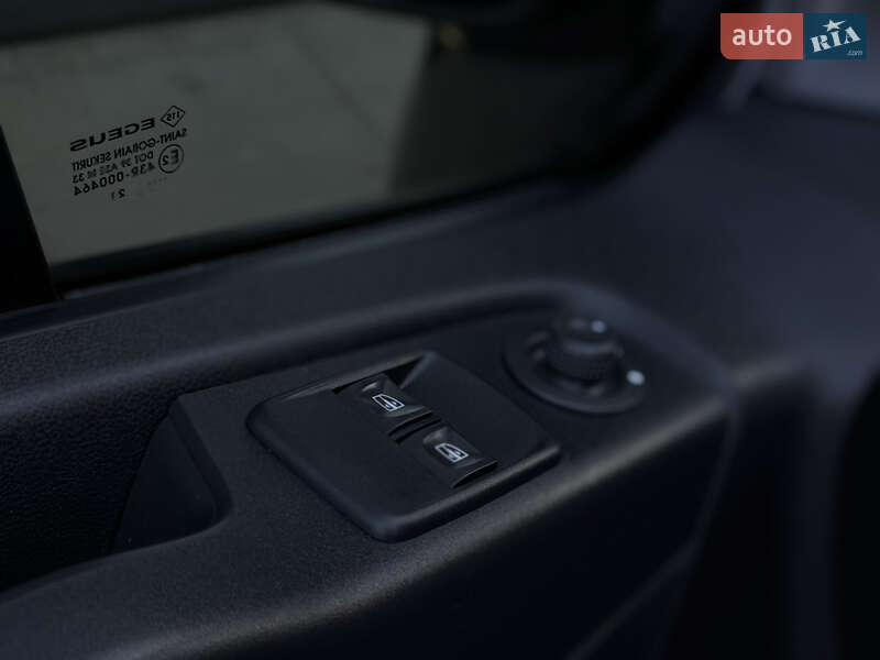 Минивэн Renault Trafic 2021 в Дубно