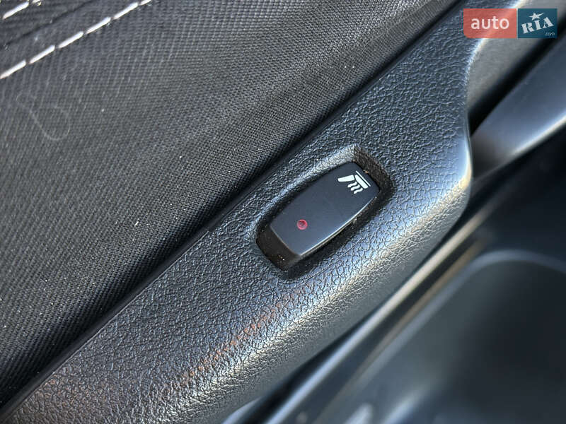 Грузовой фургон Renault Trafic 2015 в Радивилове