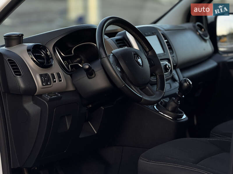 Грузовой фургон Renault Trafic 2016 в Радивилове