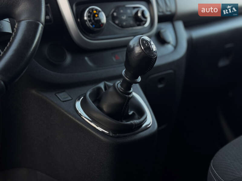 Грузовой фургон Renault Trafic 2016 в Радивилове