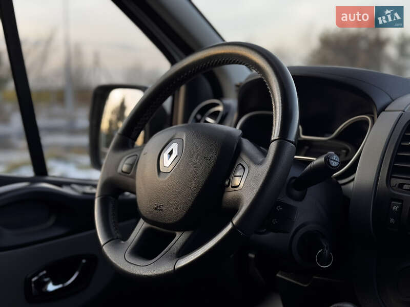 Грузовой фургон Renault Trafic 2016 в Радивилове