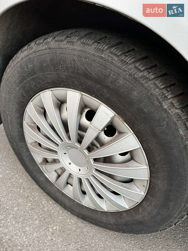 Минивэн Renault Trafic 2005 в Киеве фото 10 Минивэн Renault Trafic 2005 в Киеве