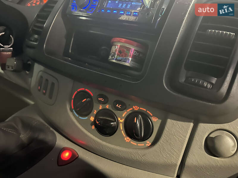 Минивэн Renault Trafic 2003 в Полтаве фото 11 Минивэн Renault Trafic 2003 в Полтаве