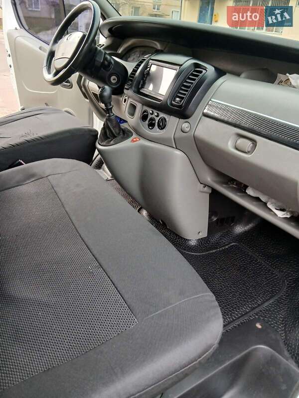 Минивэн Renault Trafic 2009 в Капитановке фото 4 Минивэн Renault Trafic 2009 в Капитановке