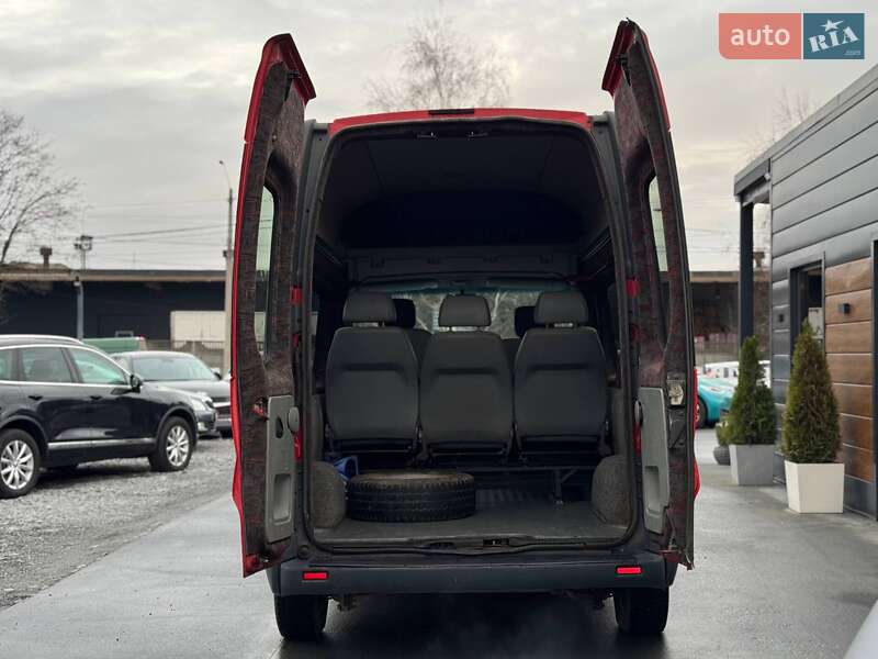 Минивэн Renault Trafic 2006 в Ровно