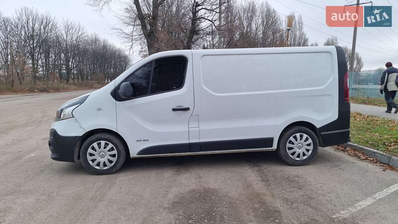 Грузовой фургон Renault Trafic 2015 в Полтаве