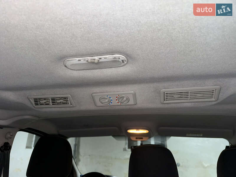 Минивэн Renault Trafic 2015 в Львове