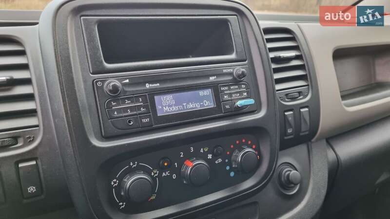 Грузовой фургон Renault Trafic 2015 в Полтаве