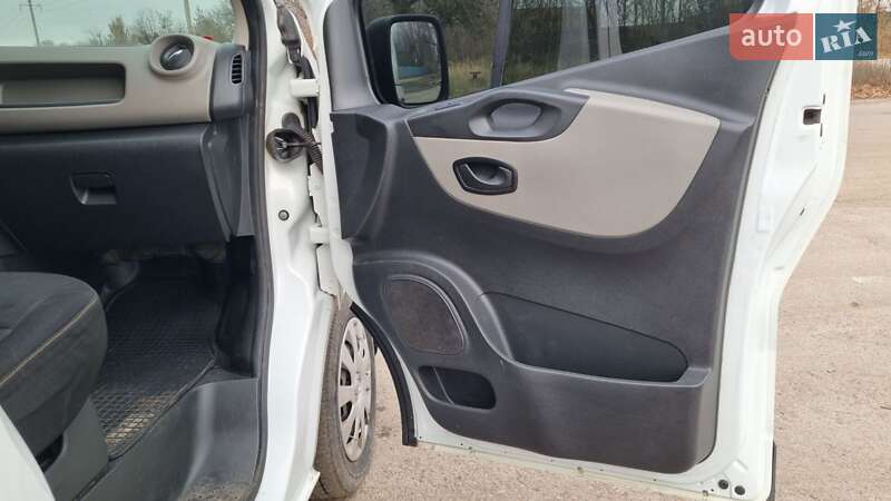 Грузовой фургон Renault Trafic 2015 в Полтаве