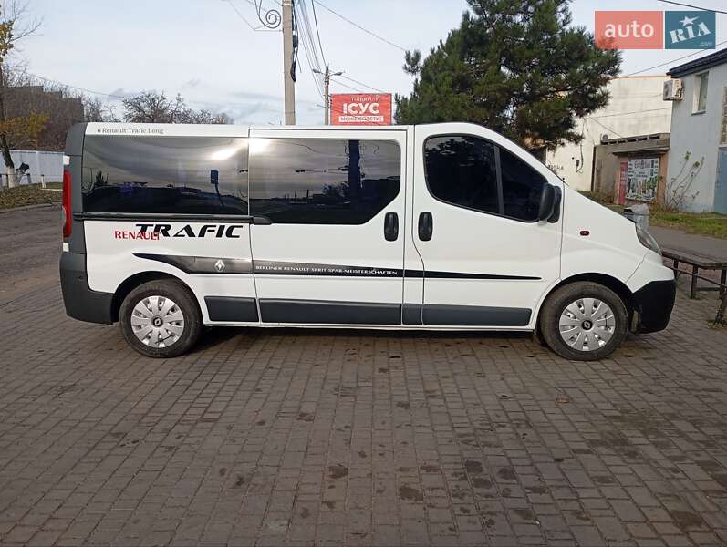 Минивэн Renault Trafic 2006 в Белгороде-Днестровском