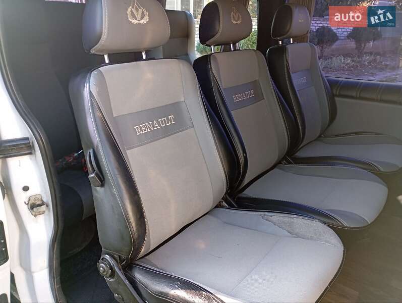 Минивэн Renault Trafic 2006 в Белгороде-Днестровском