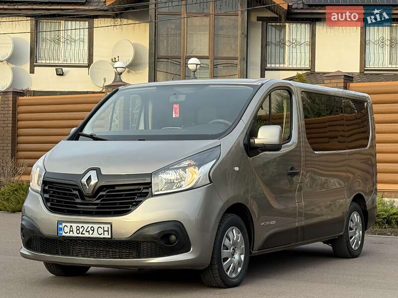 Минивэн Renault Trafic 2015 в Киеве