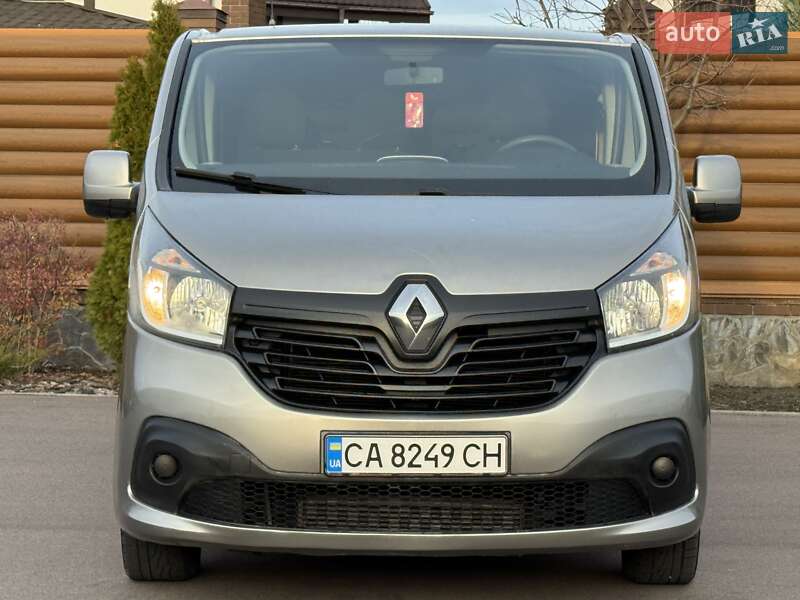 Минивэн Renault Trafic 2015 в Киеве