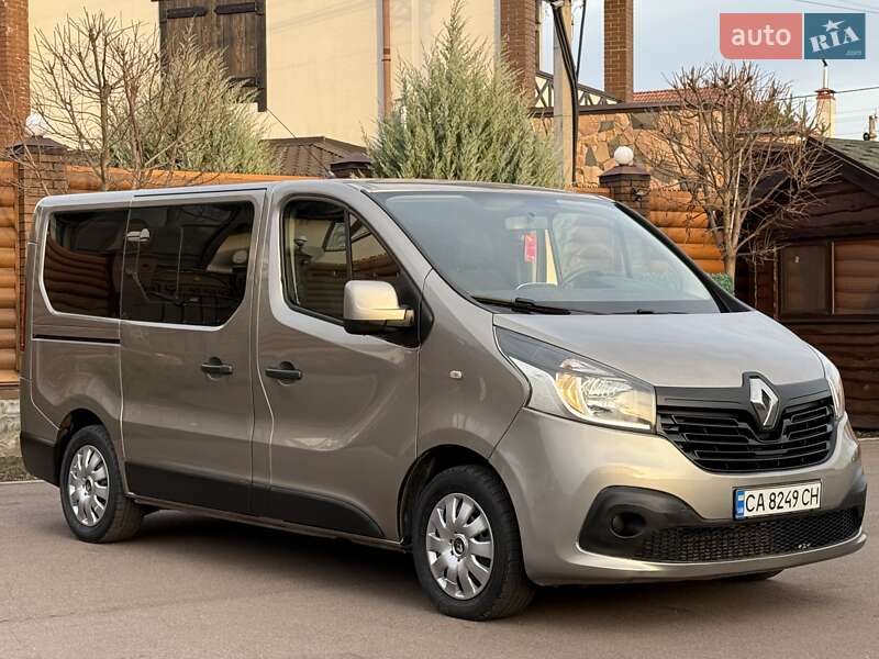 Минивэн Renault Trafic 2015 в Киеве