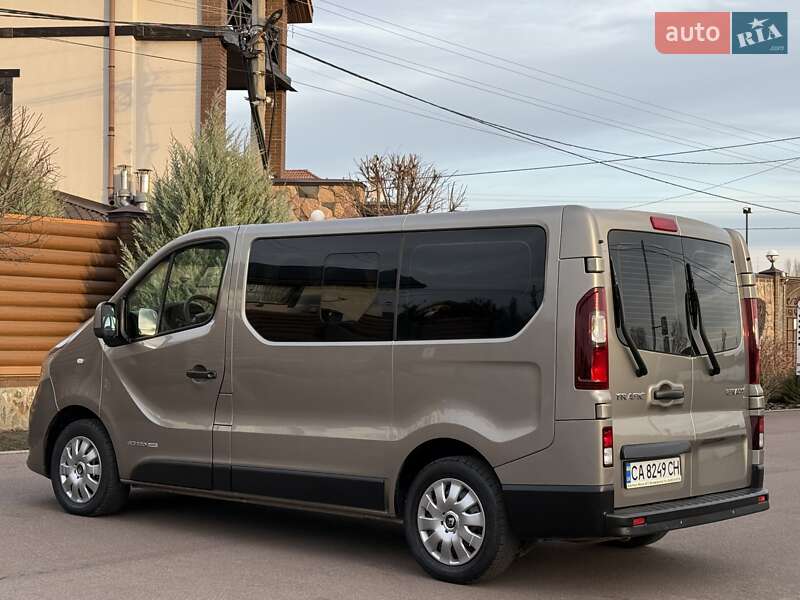 Минивэн Renault Trafic 2015 в Киеве