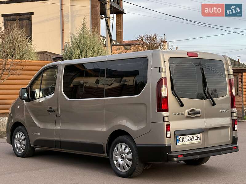 Минивэн Renault Trafic 2015 в Киеве