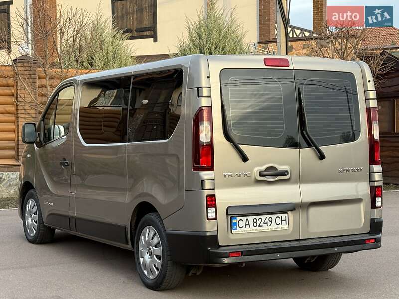 Минивэн Renault Trafic 2015 в Киеве