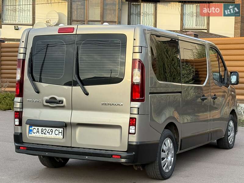 Минивэн Renault Trafic 2015 в Киеве