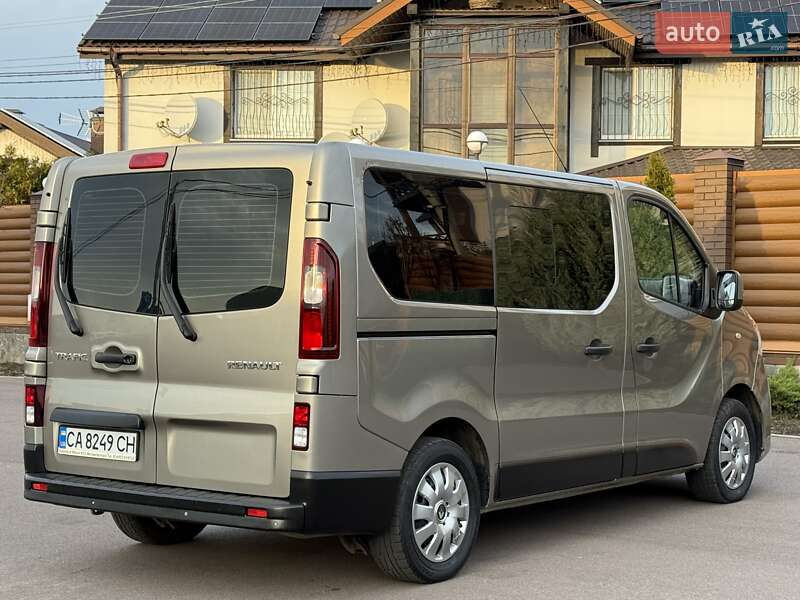 Минивэн Renault Trafic 2015 в Киеве
