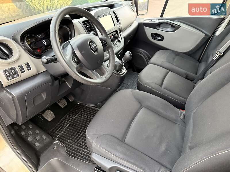 Минивэн Renault Trafic 2015 в Киеве