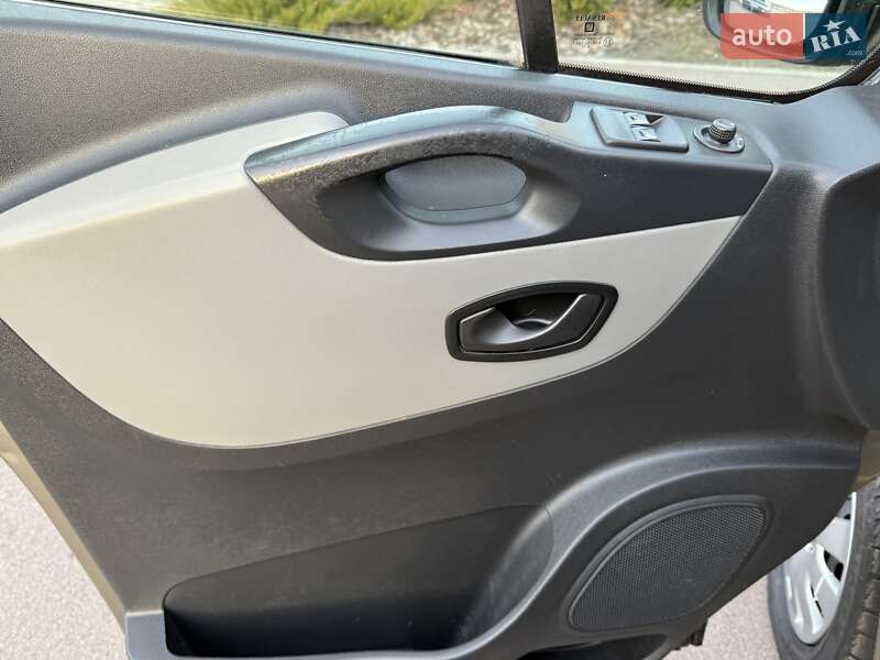 Минивэн Renault Trafic 2015 в Киеве